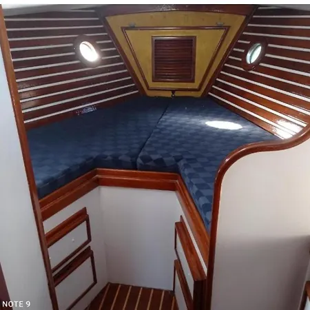 Vintage And Cozy Sailing Boat In Botel *
